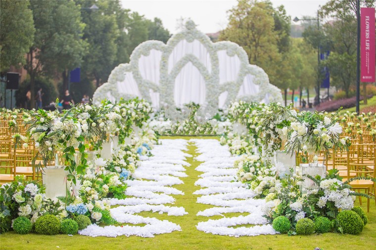 《清新草坪婚礼》